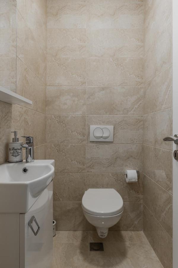 Bleri Apartment, 2 Bedroom, Free Parking プリシュティナ エクステリア 写真